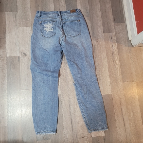 Judy Blue High-Rise Destroyed Boyfriend Jeans (Style: 82170) - Picture 6 of 6